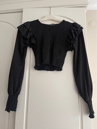 Bershka fırfırlı bluz