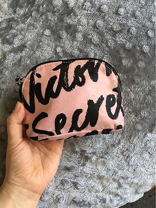 Beden Victoria?s secret mini makyaj çantası