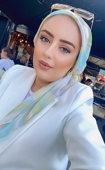 Eşarplar ve bluz