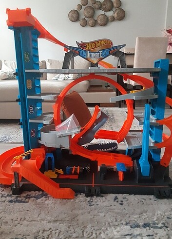  Beden Hotwheels Ultimate Garage