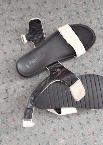 Beyaz Kapitone Bantli Dolgu Topuklu Sandalet - Görsel 10