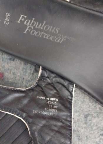 Beyaz Kapitone Bantli Dolgu Topuklu Sandalet - Görsel 12