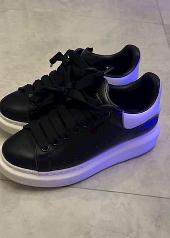 Alexander McQueen Alxander Mqueen Siyah Arkasi Beyaz
