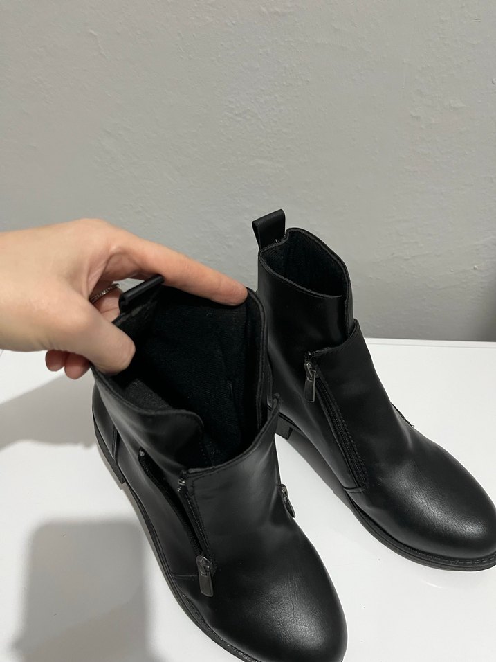Kadın Siyah Deri Tokalı Topuklu Bot - Görsel 4