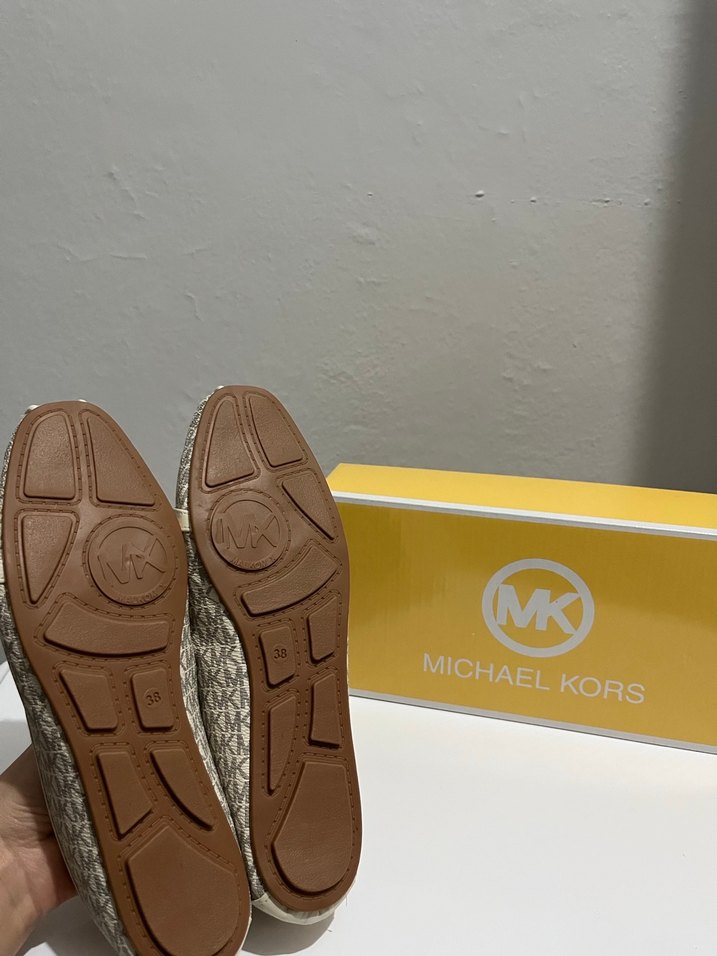 Michael Kors Beyaz Yılan Desenli Tokalı Kadın Babet - Görsel 3
