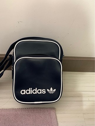Adidas orjinal çanta