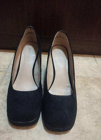 Deichmann Kare Burunlu Stiletto
