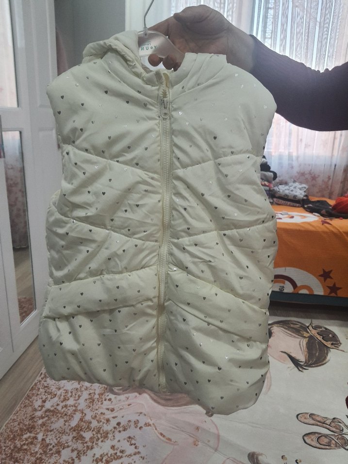 Lcw Kız Çocuk ekru şişme  Kapitone Yelek Fermuarlı - Görsel 3