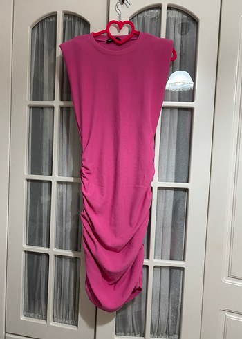 Pembe Drapeli Kolsuz Midi Triko Elbise