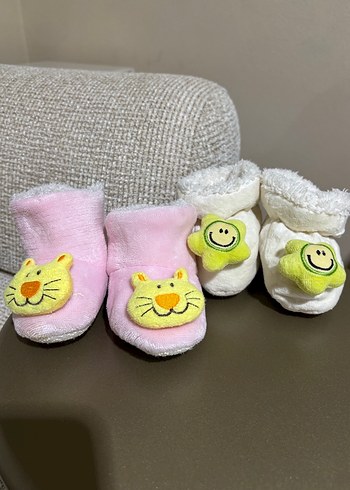 Kız Çocuk Renkli Nakışlı Sıcak Terlik - Görsel 2