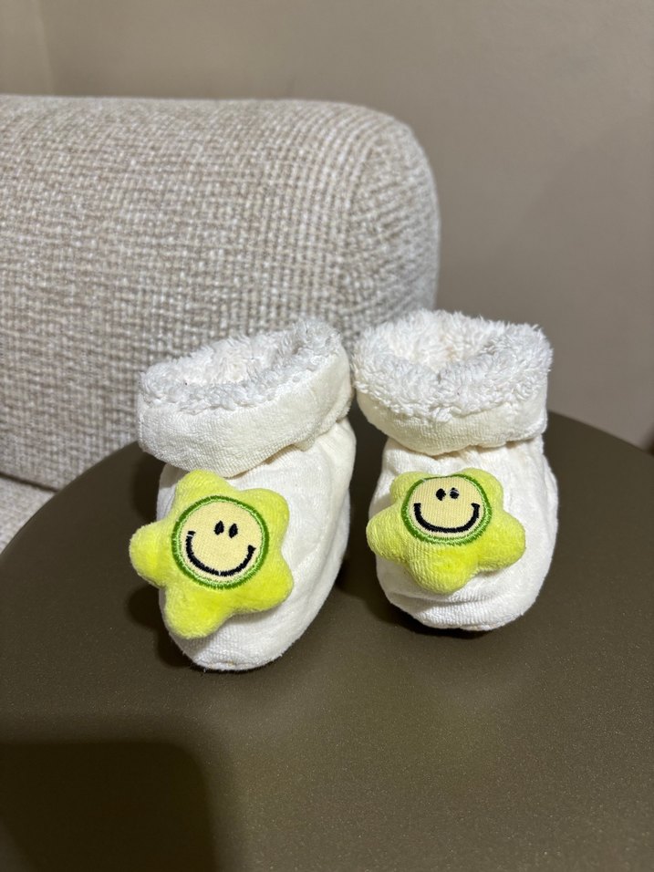 Kız Çocuk Renkli Nakışlı Sıcak Terlik - Görsel 4