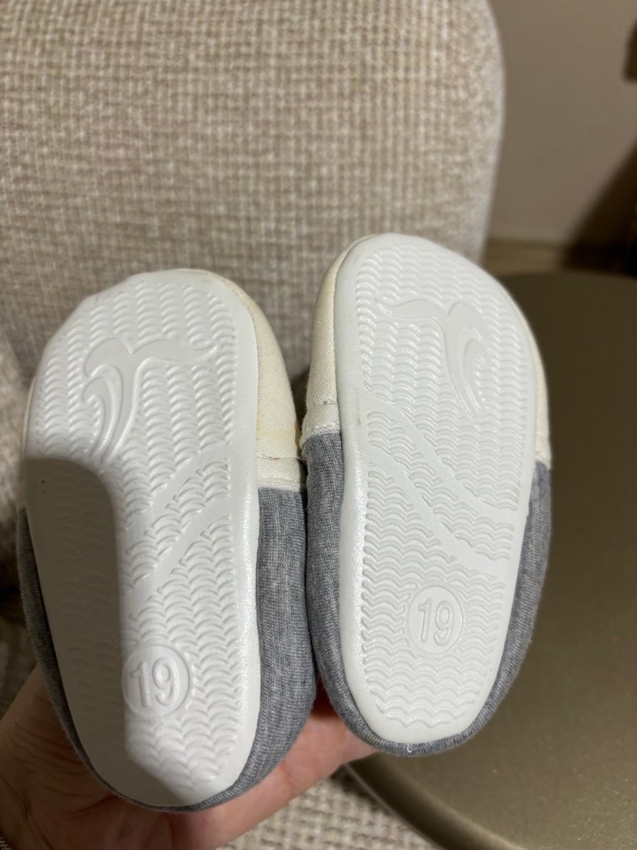 Nakışlı Beyaz Örgü Kız Çocuk Ev Terliği - Görsel 2