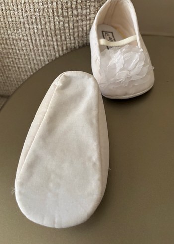 Kız Bebek Beyaz Fırfırlı İlk Adım Ayakkabısı - Görsel 3