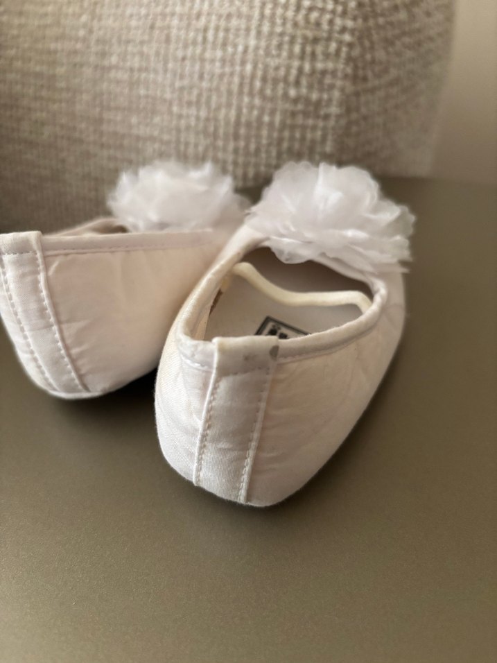 Kız Bebek Beyaz Fırfırlı İlk Adım Ayakkabısı - Görsel 4