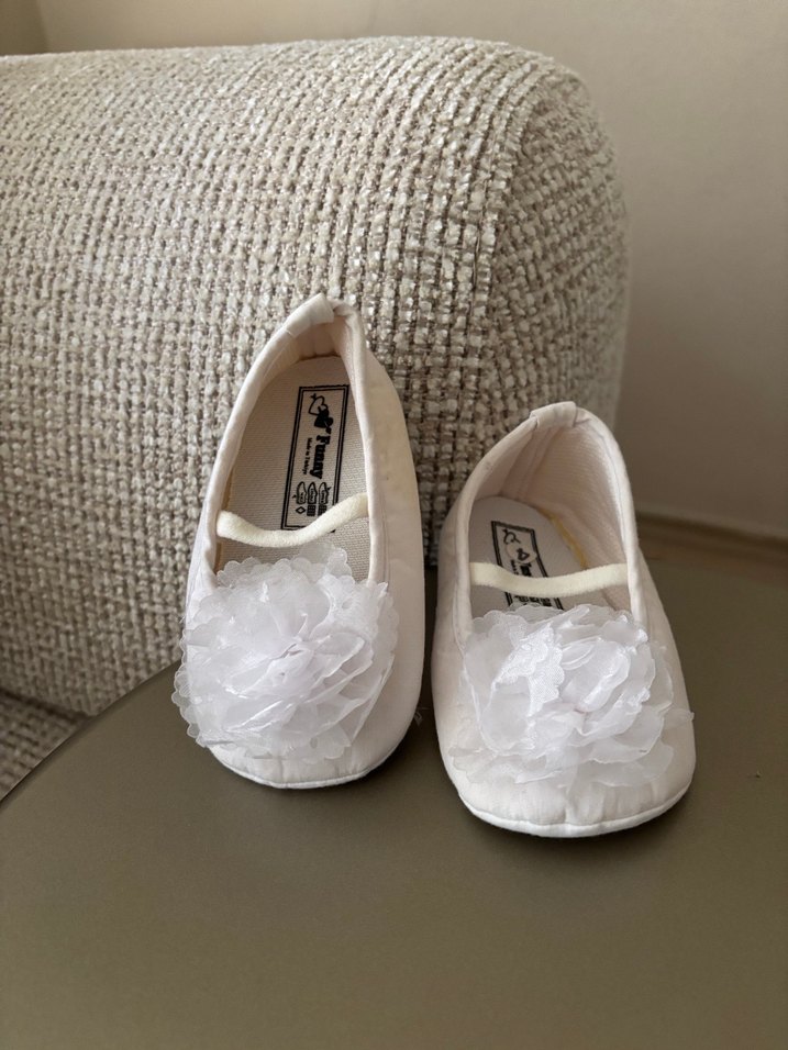 Kız Bebek Beyaz Fırfırlı İlk Adım Ayakkabısı - Görsel 2