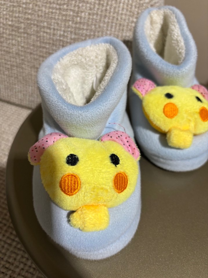 Nakışlı Örgü Mavi Kız Çocuk Ev Terliği - Görsel 3