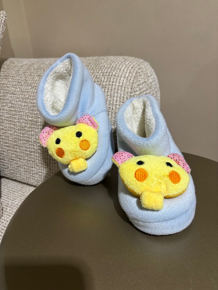 Nakışlı Örgü Mavi Kız Çocuk Ev Terliği - Görsel 2