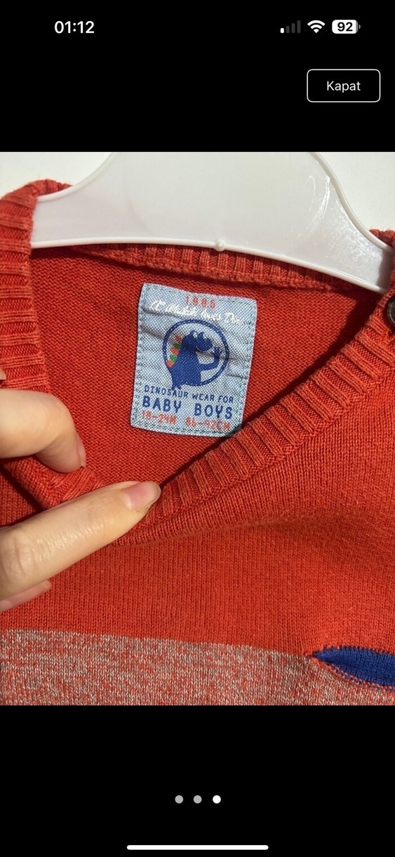 Erkek Çocuk Kırmızı Örgü Kazak - Görsel 2