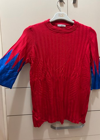 Renkli Desenli Kırmızı Boğazlı Triko Kazak - Görsel 4