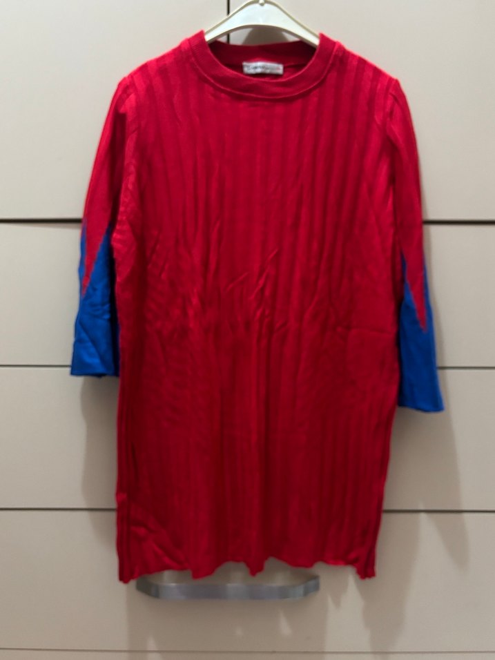 Renkli Desenli Kırmızı Boğazlı Triko Kazak - Görsel 3