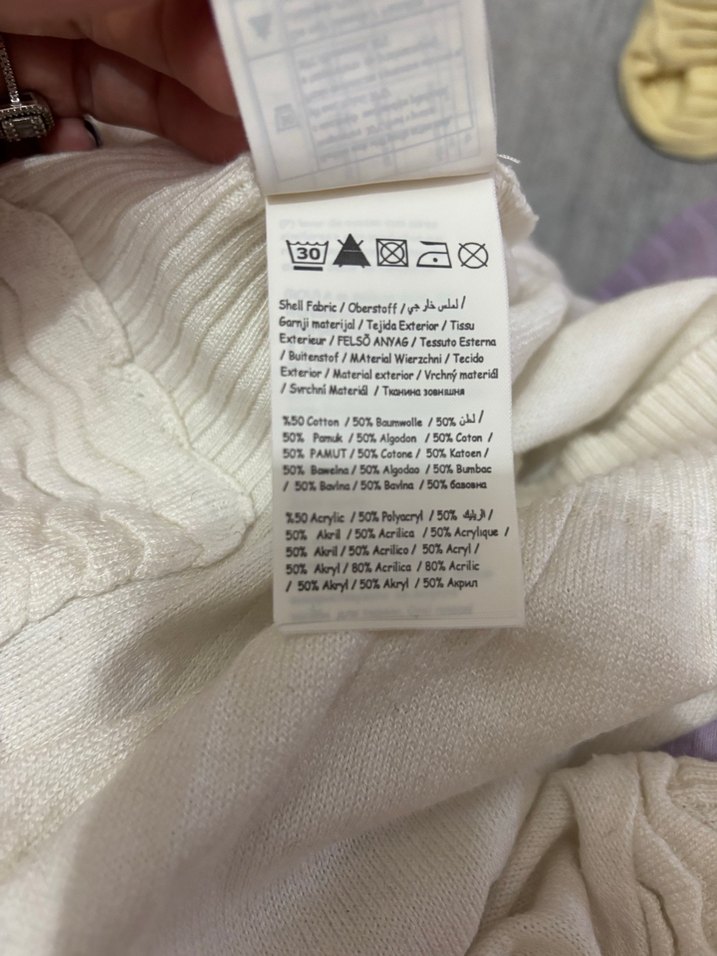 Kısa Kollu Düğmeli Beyaz Mini Hırka - Görsel 5