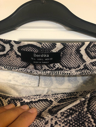 Yılan desen Bershka marka ispanyol pantolon
