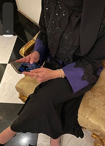 Hilal Hazar abaya 