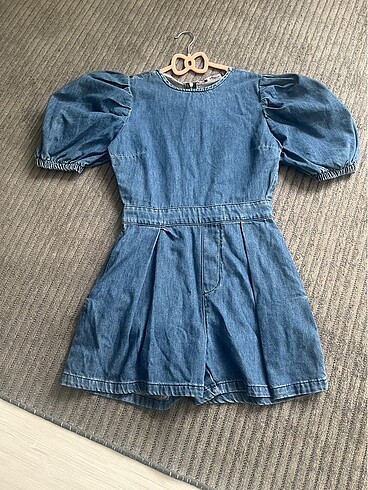 Balon kollu kısa denim tulum