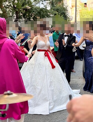 Taş İşlemeli Gelinlik