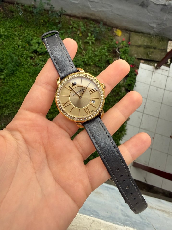 Swarovski Altın Kadın Kol Saati - Görsel 2