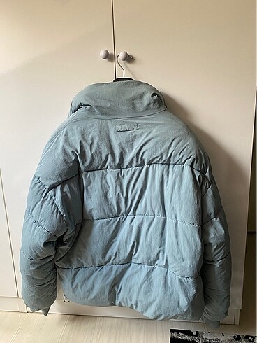 l Beden BERSHKA MAVİ ŞİŞME OVERSİZE MONT ERKEK