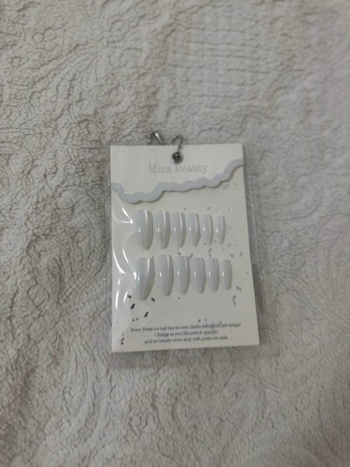 Beyaz Takma Tırnak Seti Mina Beauty - Görsel 2