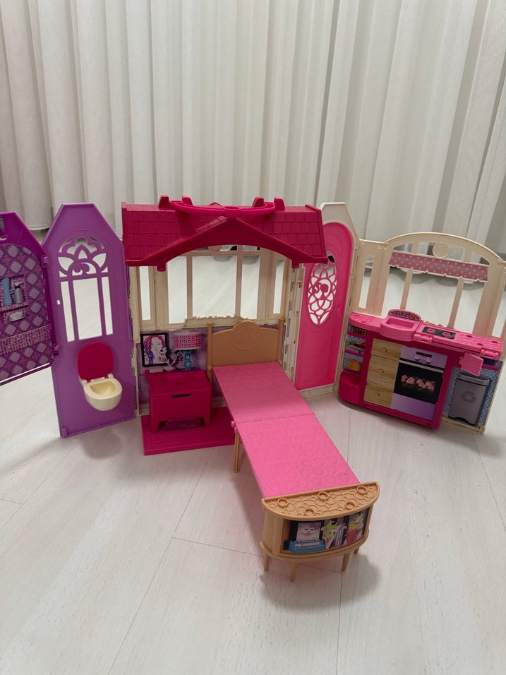 Barbienin Evi Renkli Pembe Çocuk Oyun Evi Seti - Görsel 4