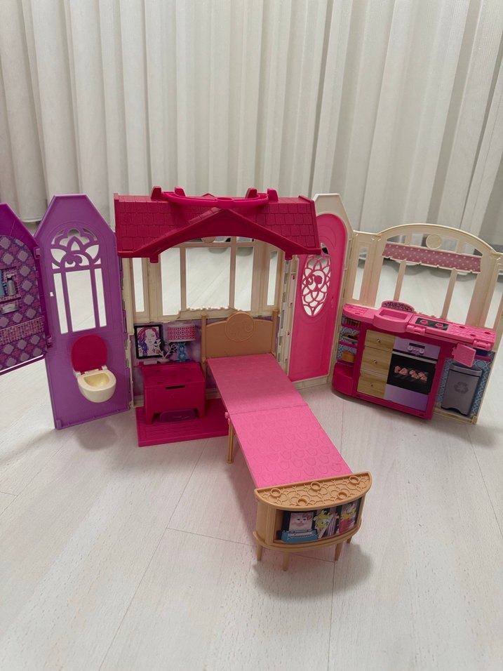 Barbienin Evi Renkli Pembe Çocuk Oyun Evi Seti - Görsel 3