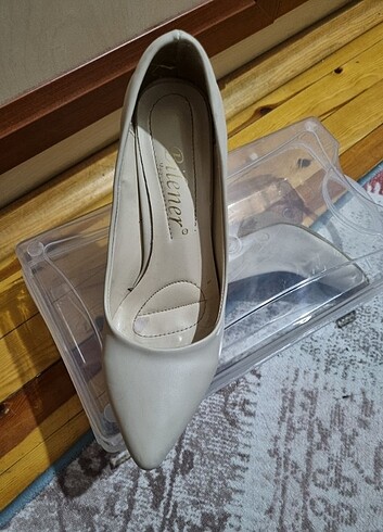 38 Beden Stiletto