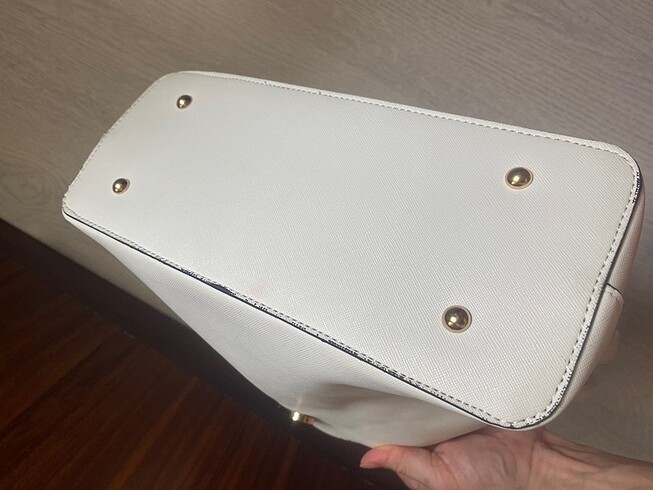 Beyaz klasik omuz çantası sıfır ayarında - Görsel 4