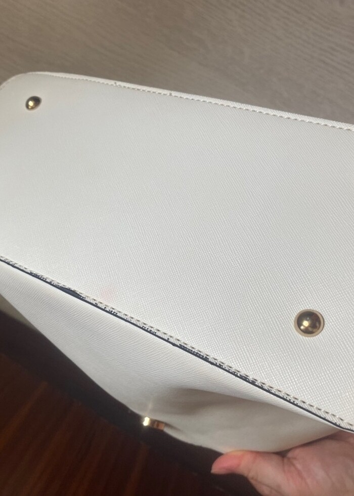 Beyaz klasik omuz çantası sıfır ayarında - Görsel 4