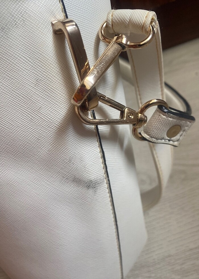 Beyaz klasik omuz çantası sıfır ayarında - Görsel 5