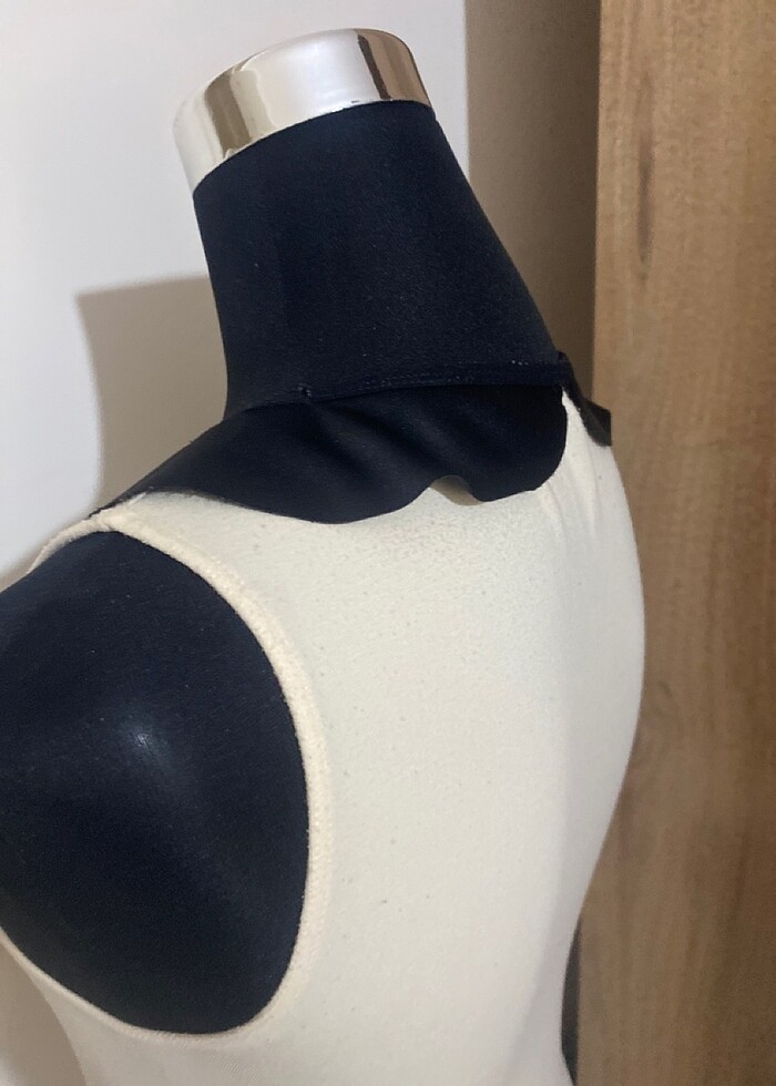 Koton kolsuz esnek bluz - Görsel 3