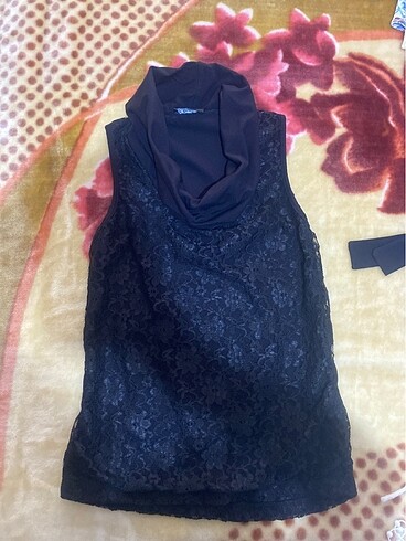 Siyah kolsuz degaje yaka güpür bluz - Görsel 2