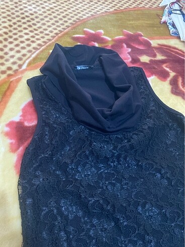 Siyah kolsuz degaje yaka güpür bluz - Görsel 3