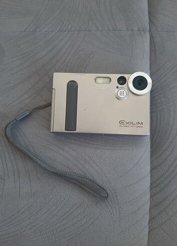 Casio Exilim EX-M1 1,2MP Dijital Fotoğraf Makinesi Batarya Yoktu