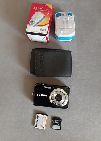 Fujifilm FinePix J40 12,2MP 3X Zoom Dijital Fotoğraf Makinesi 2G