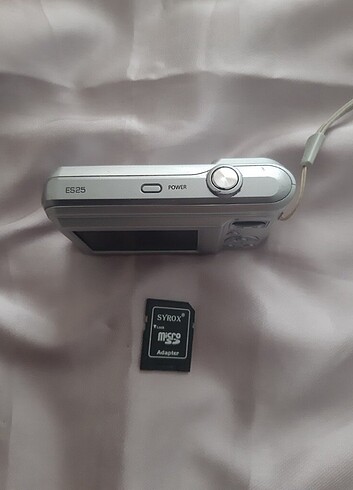 Samsung ES25 12.2 MP 4X Optik Dijital Fotoğraf Makinesi 2GB kart