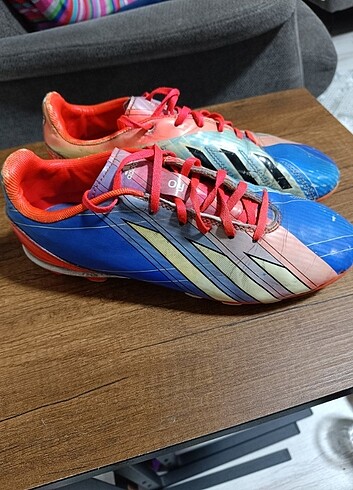 Adidas krampon halısaha