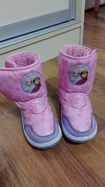 Disney ürünü peluş bot