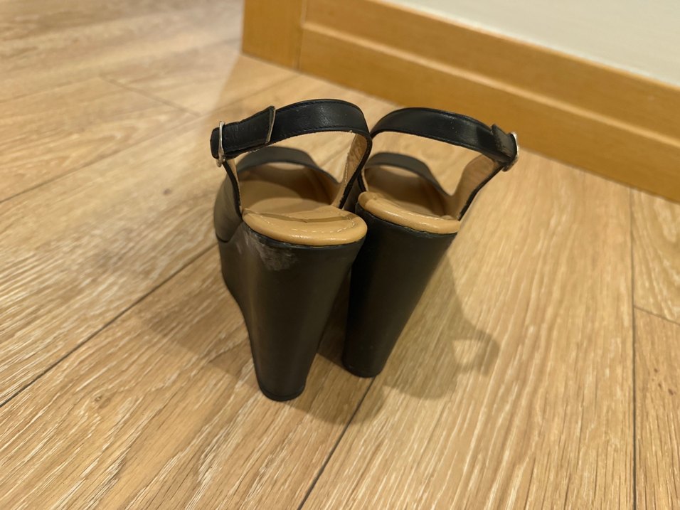 Hotiç marka Kadın Siyah Deri Tokalı Dolgu Topuklu Ayakkabı - Görsel 4