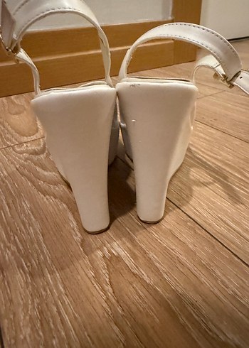 Beyaz Kadın Dolgu Topuklu Abiye Ayakkabı - Görsel 4