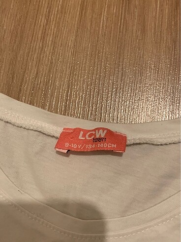 10 Yaş Beden LC Waikiki kız çocuk tişört