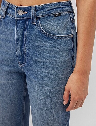 26 Beden mavi Renk Mavi Jean